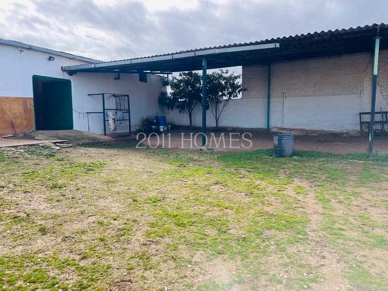 Erhverv til salg i La Roda de Andalucia med garage - € 495.000 (Ref: 8305979)