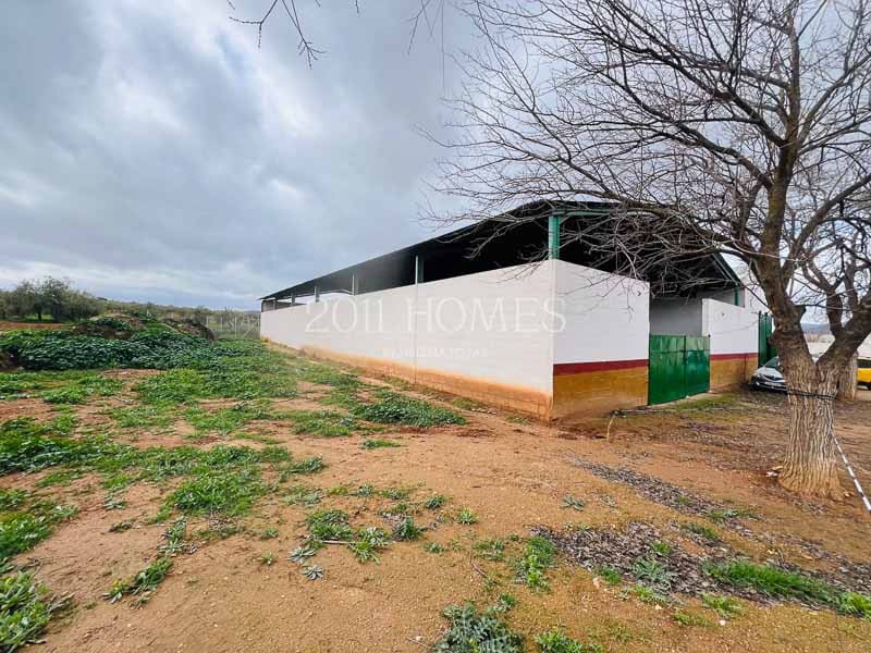 Erhverv til salg i La Roda de Andalucia med garage - € 495.000 (Ref: 8305979)