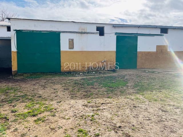 Commercial for sale in La Roda de Andalucía with garage - € 495,000 (Ref: 8305979)