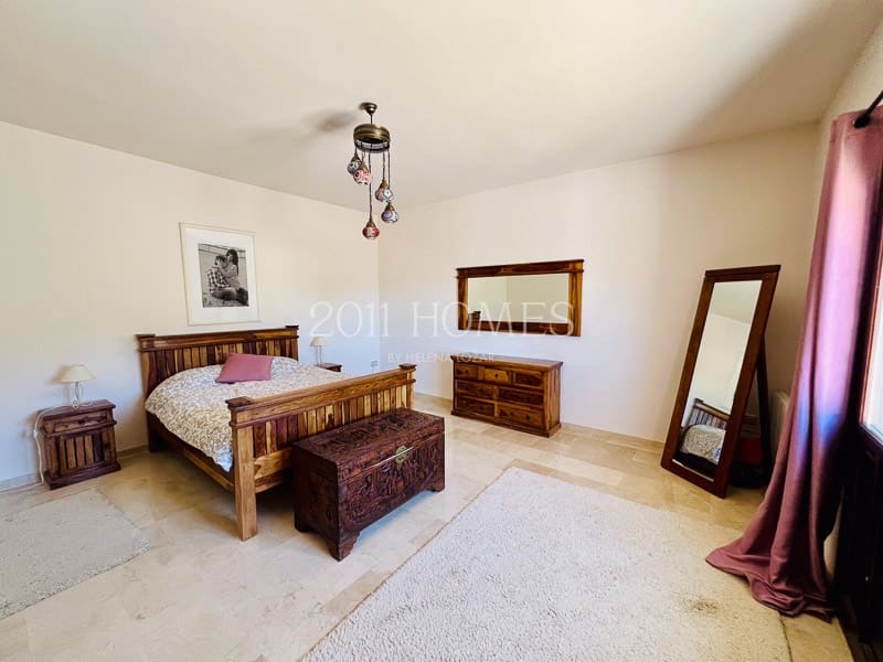 8 soveværelse Finca/Landehus til salg i Loja med swimmingpool garage - € 695.000 (Ref: 8348444)