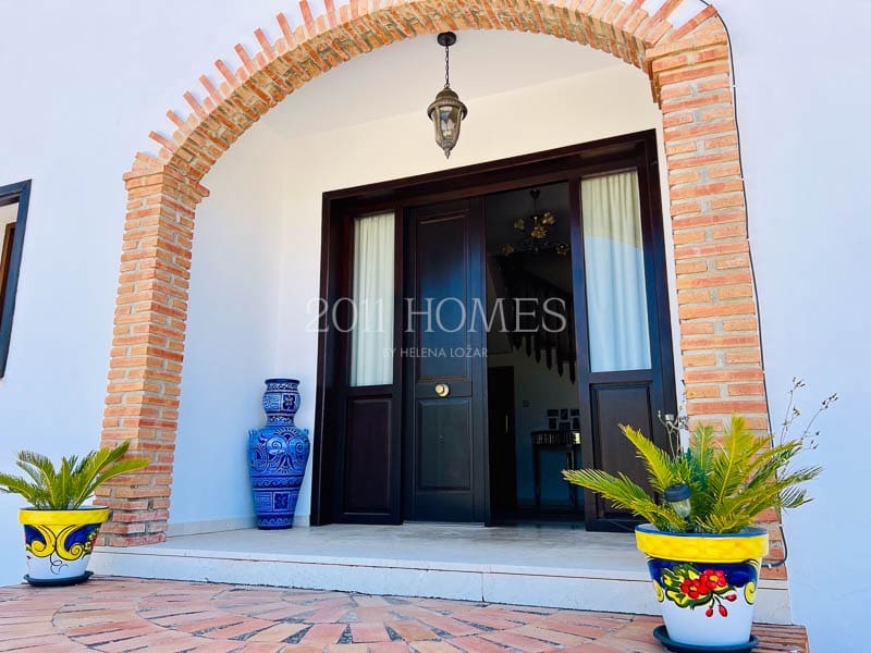 8 soveværelse Finca/Landehus til salg i Loja med swimmingpool garage - € 695.000 (Ref: 8348444)