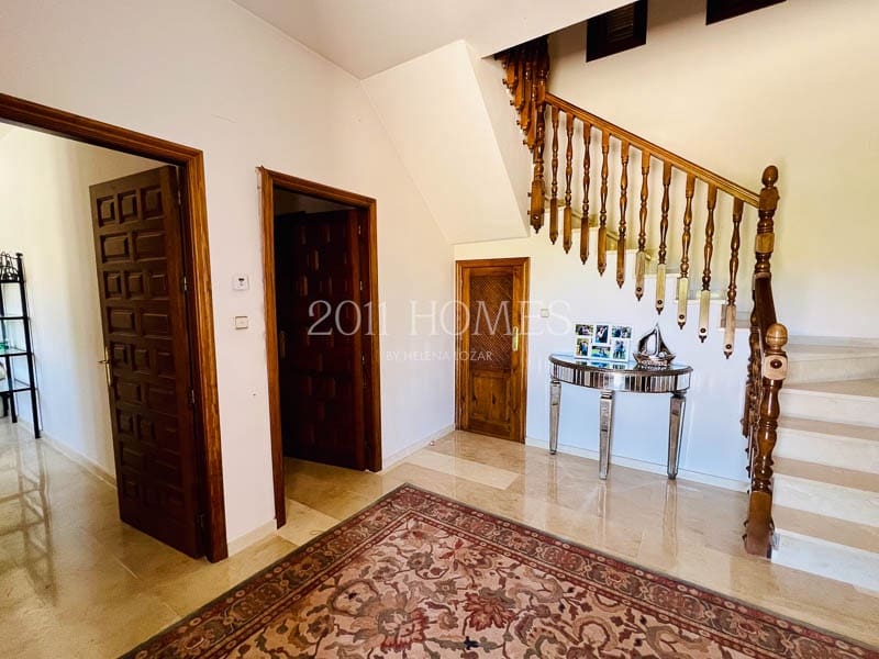 8 soveværelse Finca/Landehus til salg i Loja med swimmingpool garage - € 695.000 (Ref: 8348444)