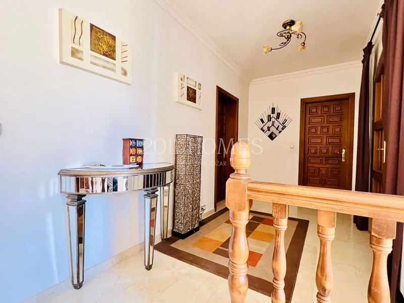 8 soveværelse Finca/Landehus til salg i Loja med swimmingpool garage - € 695.000 (Ref: 8348444)