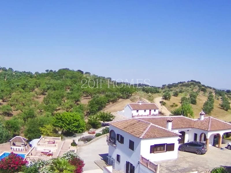 8 soveværelse Finca/Landehus til salg i Loja med swimmingpool garage - € 695.000 (Ref: 8348444)