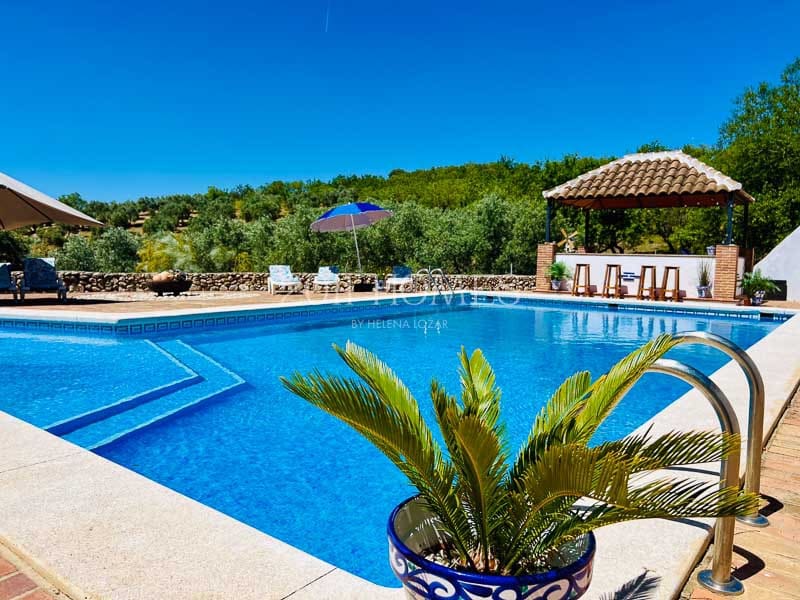 8 soveværelse Finca/Landehus til salg i Loja med swimmingpool garage - € 695.000 (Ref: 8348444)