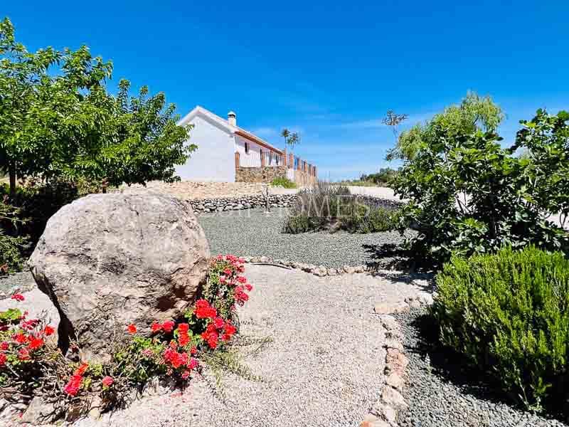 8 soveværelse Finca/Landehus til salg i Loja med swimmingpool garage - € 695.000 (Ref: 8348444)