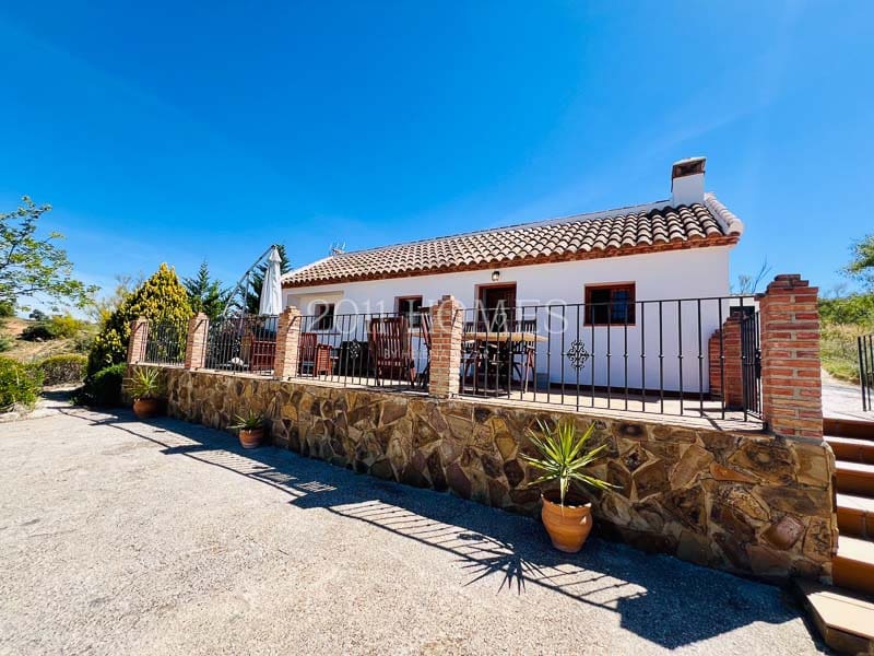 8 soveværelse Finca/Landehus til salg i Loja med swimmingpool garage - € 695.000 (Ref: 8348444)