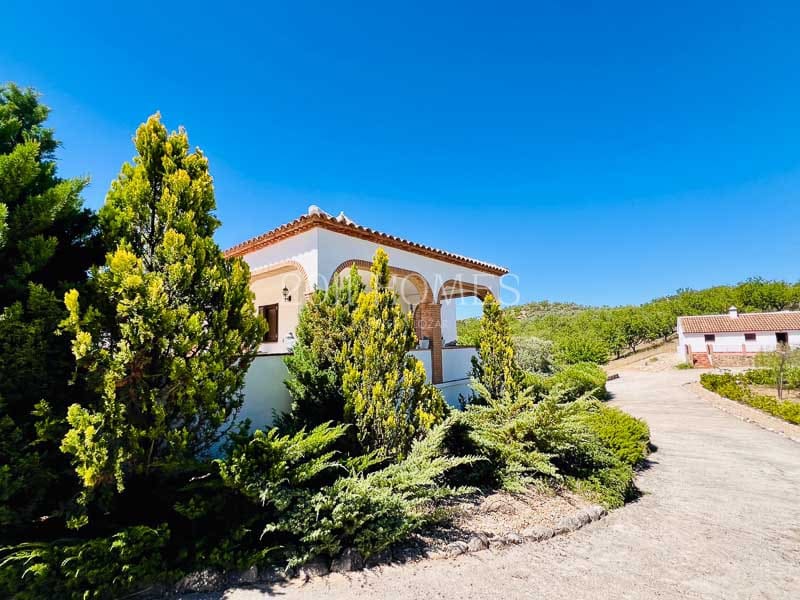 8 soveværelse Finca/Landehus til salg i Loja med swimmingpool garage - € 695.000 (Ref: 8348444)