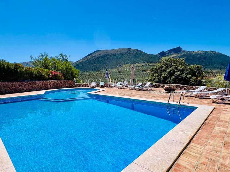 8 soveværelse Finca/Landehus til salg i Loja med swimmingpool garage - € 695.000 (Ref: 8348444)