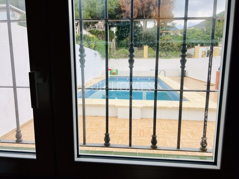 4 soveværelse Semi-Rækkehus til salg i Alhaurin de la Torre med swimmingpool garage - € 535.957 (Ref: 8710382)