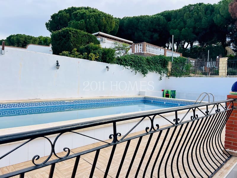 4 soveværelse Semi-Rækkehus til salg i Alhaurin de la Torre med swimmingpool garage - € 535.957 (Ref: 8710382)