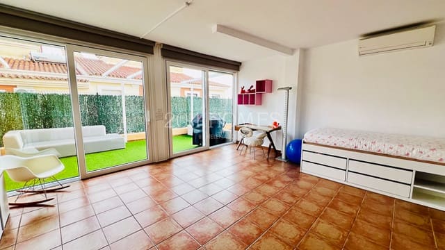 4 soveværelse Byhus til salg i Rincón de la Victoria med swimmingpool garage - € 499.000 (Ref: 9409340)