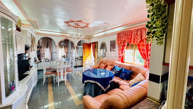 4 chambre Villa/Maison à vendre à Loja avec garage - 380 000 € (Ref: 9626498)