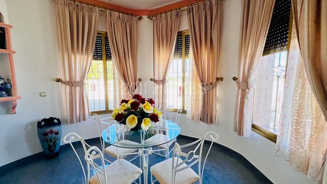 4 chambre Villa/Maison à vendre à Loja avec garage - 380 000 € (Ref: 9626498)