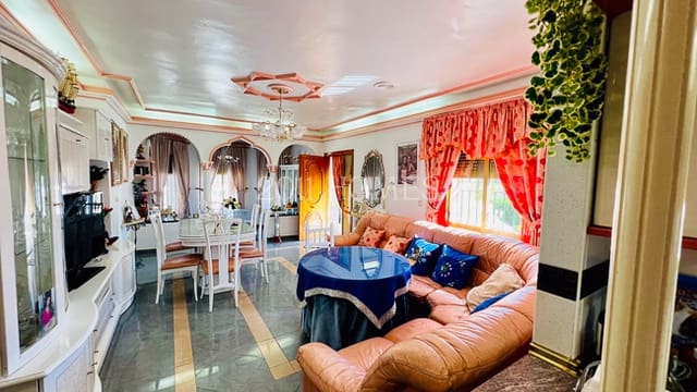 4 bedroom Villa for sale in Loja with garage - € 380,000 (Ref: 9626498)