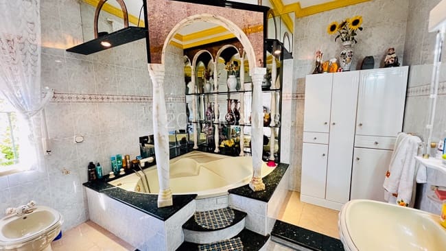 4 chambre Villa/Maison à vendre à Loja avec garage - 380 000 € (Ref: 9626498)