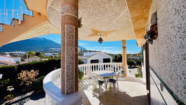 4 chambre Villa/Maison à vendre à Loja avec garage - 380 000 € (Ref: 9626498)