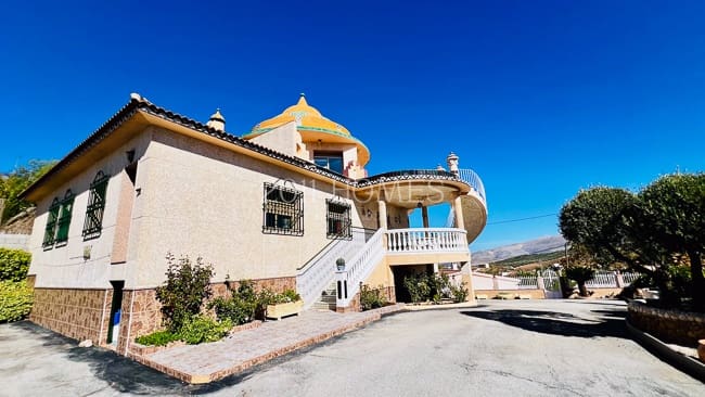 4 chambre Villa/Maison à vendre à Loja avec garage - 380 000 € (Ref: 9626498)