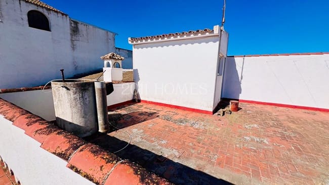 4 bedroom Townhouse for sale in Campillos with garage - € 195,000 (Ref: 9687585)