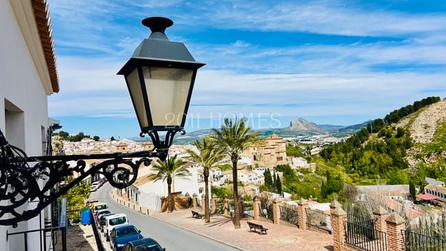 3 bedroom Townhouse for sale in Antequera - € 186,000 (Ref: 9748339)