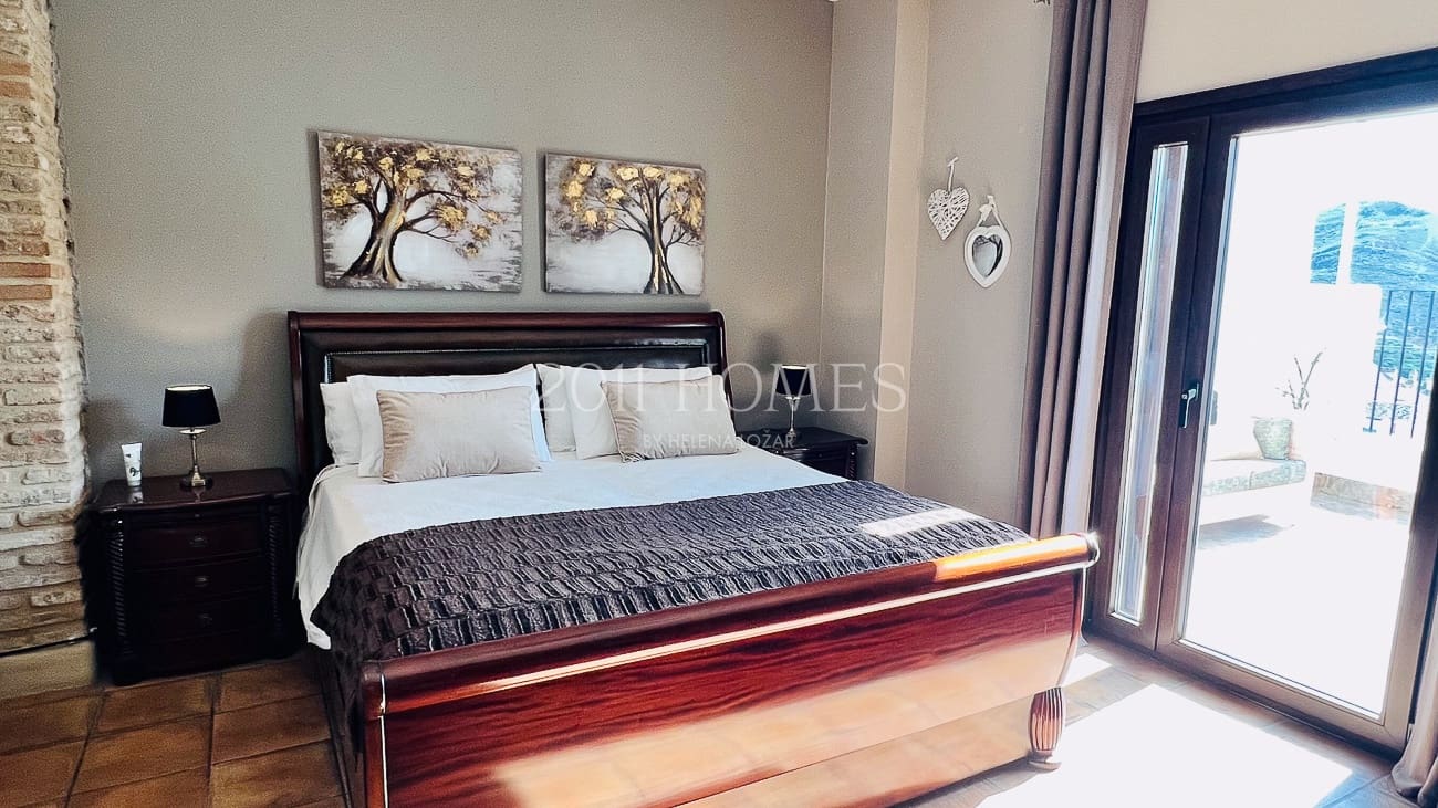 5 sypialnia Dom na sprzedaż w Antequera z garażem - 375 000 € (Ref: 9782065)