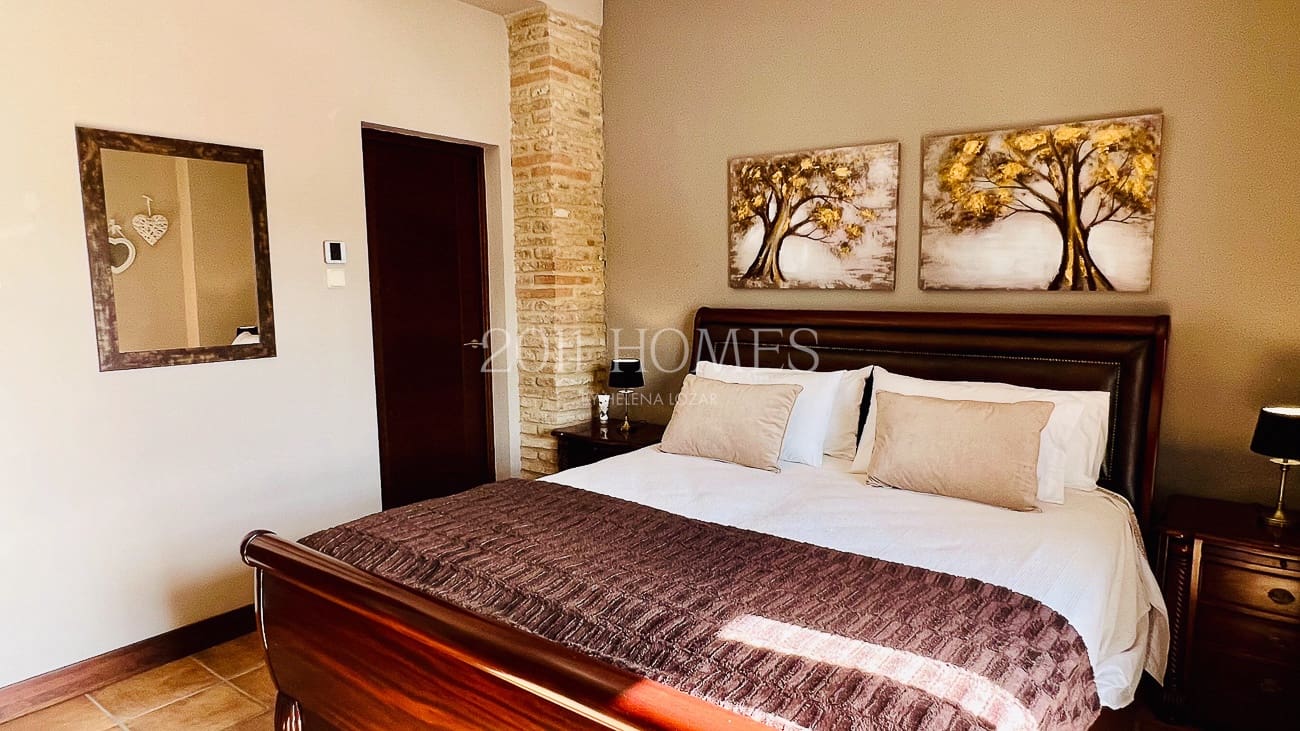 5 sypialnia Dom na sprzedaż w Antequera z garażem - 375 000 € (Ref: 9782065)