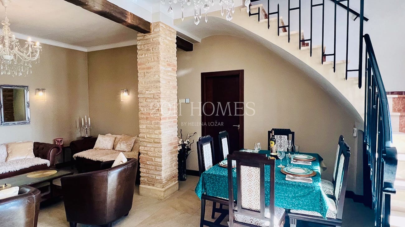 5 sypialnia Dom na sprzedaż w Antequera z garażem - 375 000 € (Ref: 9782065)