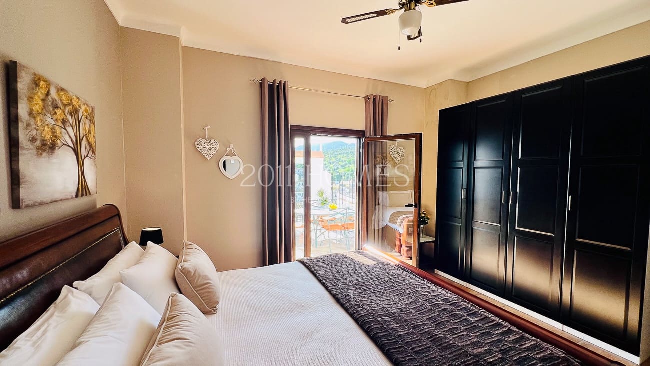 5 sypialnia Dom na sprzedaż w Antequera z garażem - 375 000 € (Ref: 9782065)