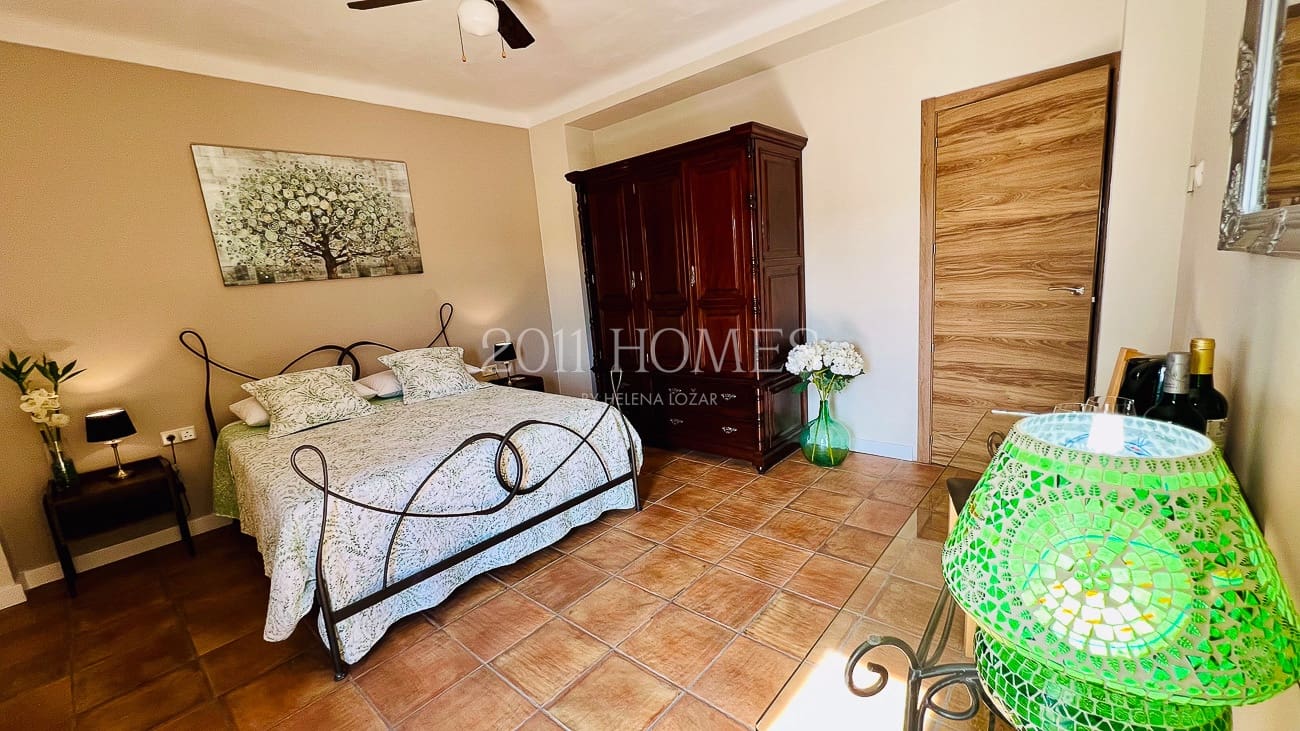 5 sypialnia Dom na sprzedaż w Antequera z garażem - 375 000 € (Ref: 9782065)