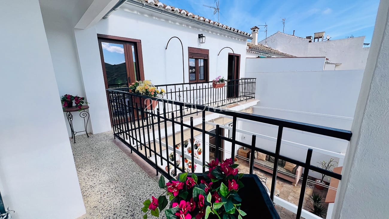 5 sypialnia Dom na sprzedaż w Antequera z garażem - 375 000 € (Ref: 9782065)