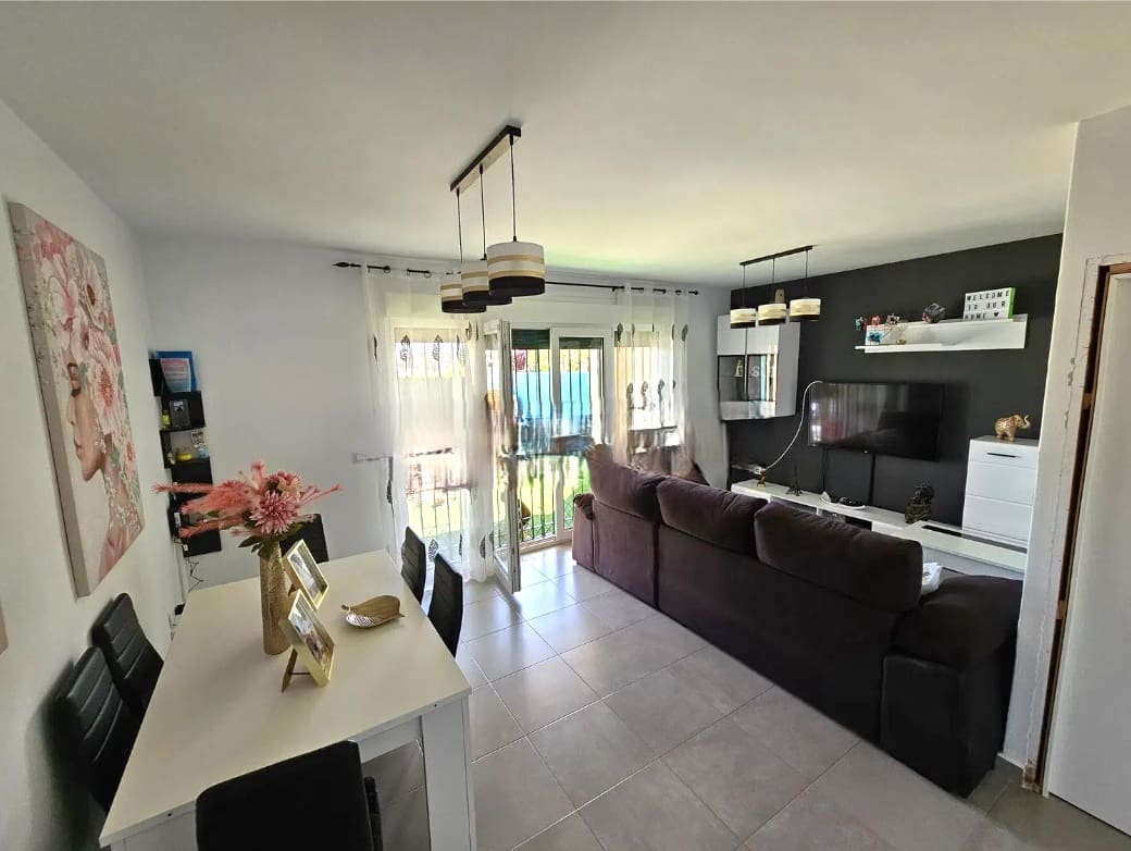 3 soveværelse Rækkehus til salg i Ayamonte med swimmingpool garage - € 220.000 (Ref: 8615767)