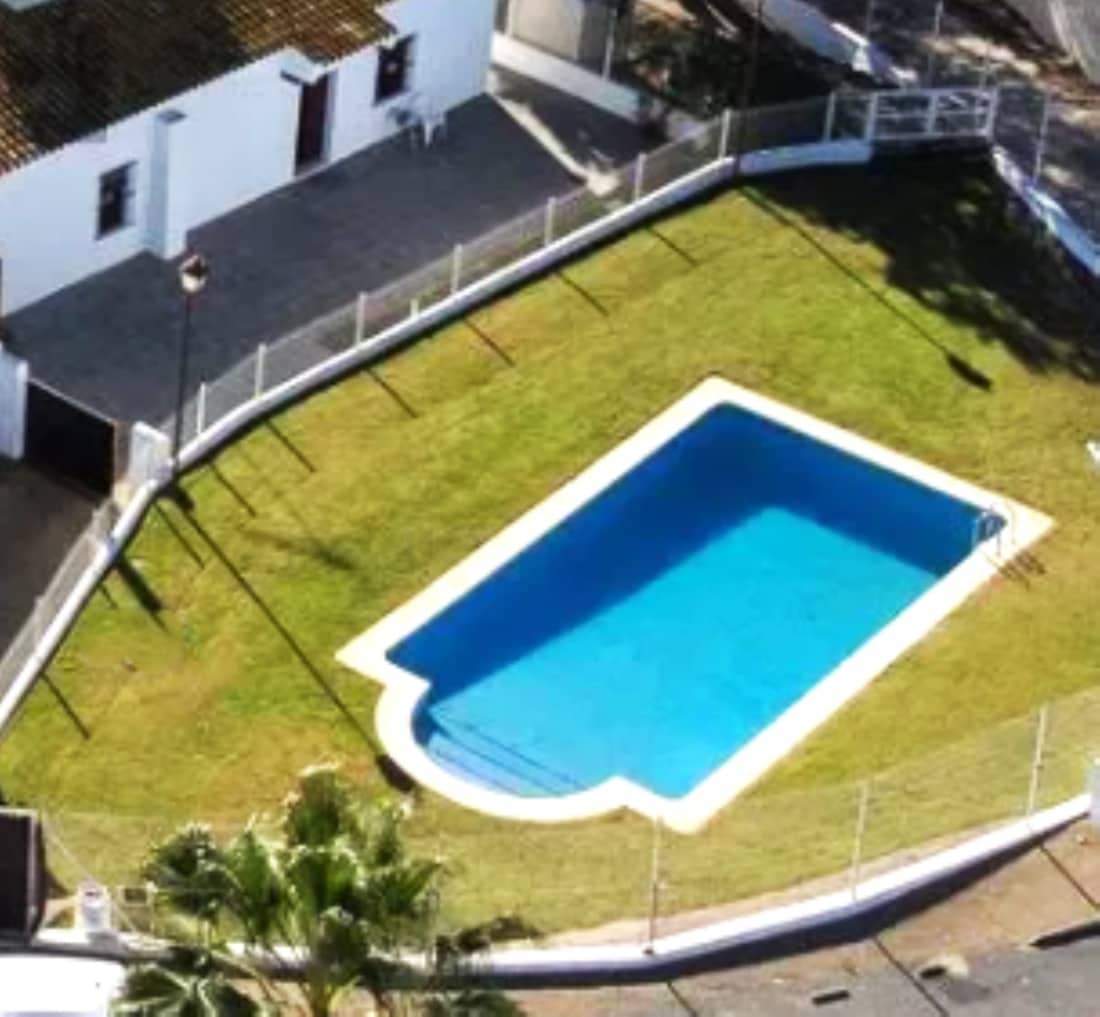 4 chambre Villa/Maison Semi-Mitoyenne à vendre à Villablanca avec piscine garage - 180 000 € (Ref: 8904820)