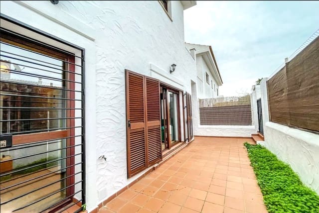 4 quarto Moradia Geminada para venda em Villablanca com piscina garagem - 180 000 € (Ref: 8904820)