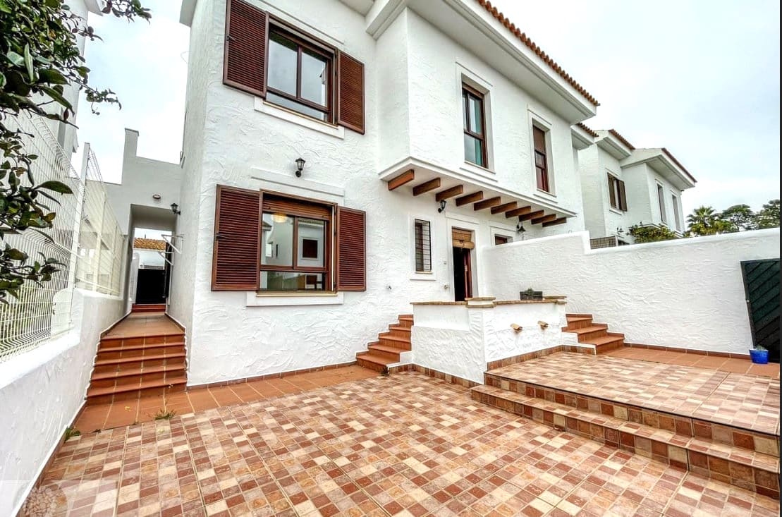 4 chambre Villa/Maison Semi-Mitoyenne à vendre à Villablanca avec piscine garage - 180 000 € (Ref: 8904820)