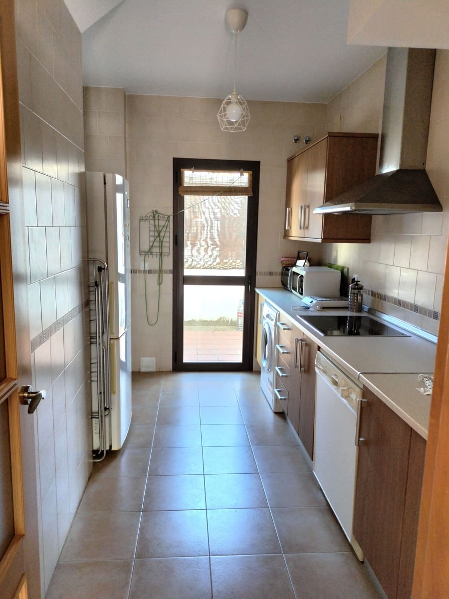 4 chambre Villa/Maison Semi-Mitoyenne à vendre à Villablanca avec piscine garage - 180 000 € (Ref: 8904820)