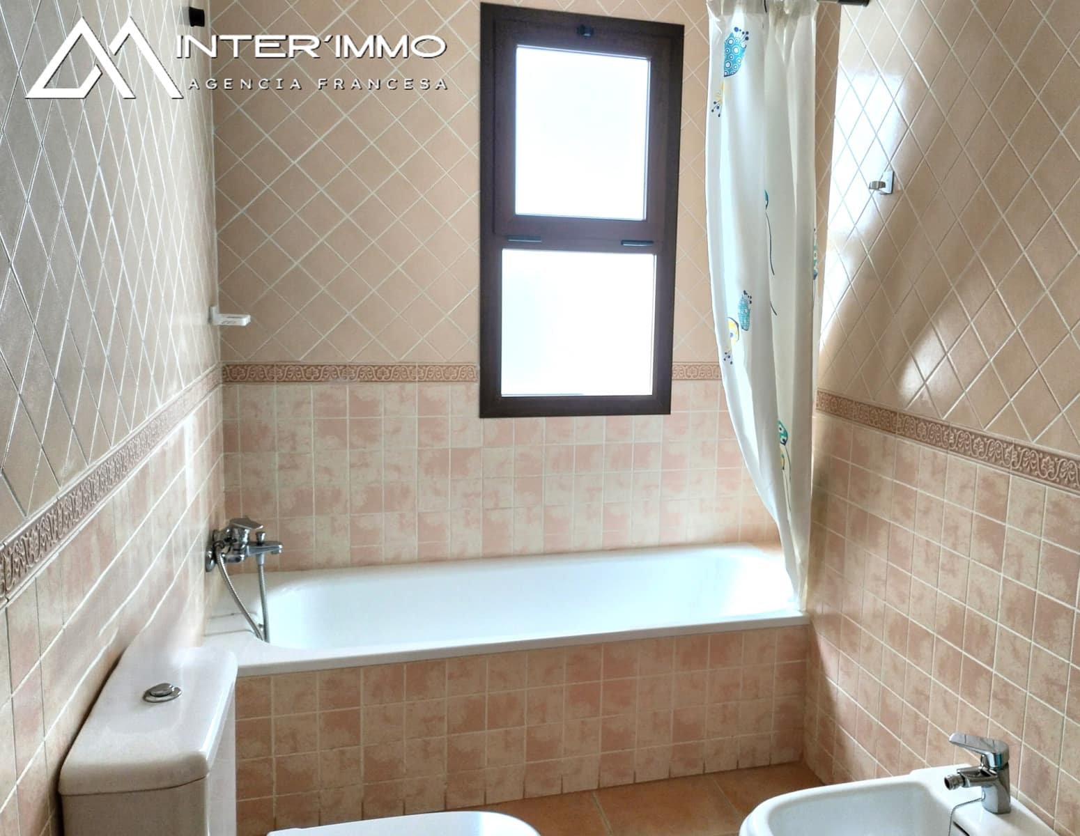 4 bedroom Townhouse for sale in Villablanca with pool garage - € 180,000 (Ref: 9472920)