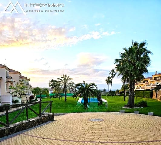 Casa de 3 habitaciones en Ayamonte en venta con piscina garaje - 220.000 € (Ref: 9473188)