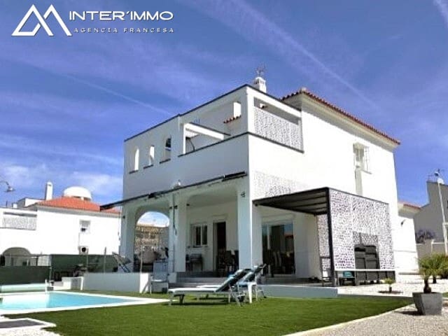 Chalet de 4 habitaciones en Ayamonte en venta con piscina garaje - 420.000 € (Ref: 9660601)