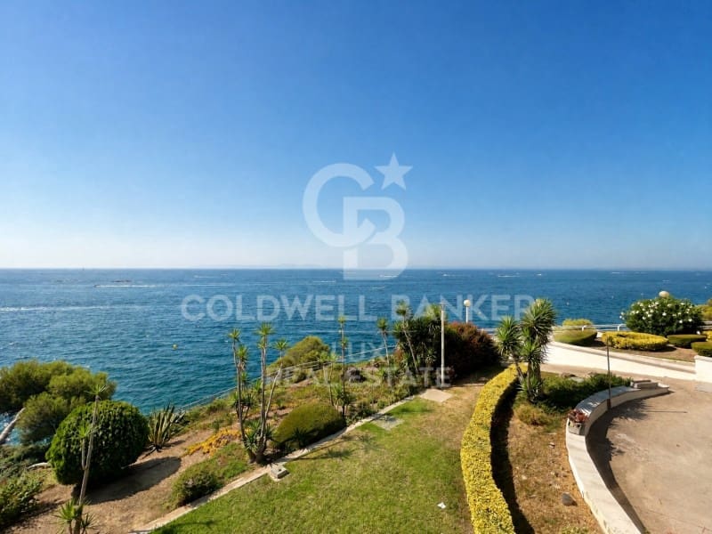 3 bedroom Flat for sale in Roses with garage - € 775,000 (Ref: 10026979)