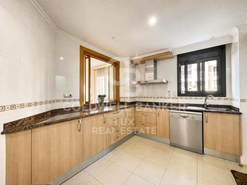 3 bedroom Flat for sale in Roses with garage - € 775,000 (Ref: 10026979)