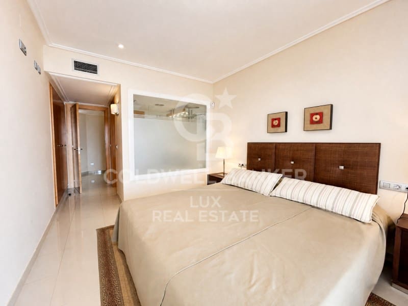 3 bedroom Flat for sale in Roses with garage - € 775,000 (Ref: 10026979)