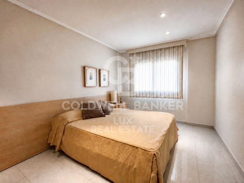 3 bedroom Flat for sale in Roses with garage - € 775,000 (Ref: 10026979)