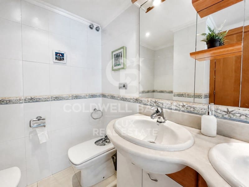 3 bedroom Flat for sale in Roses with garage - € 775,000 (Ref: 10026979)