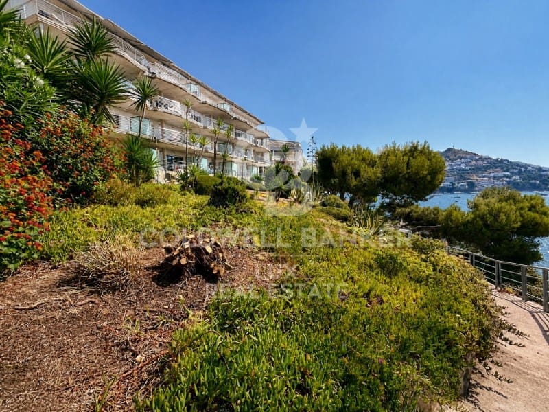 3 bedroom Flat for sale in Roses with garage - € 775,000 (Ref: 10026979)