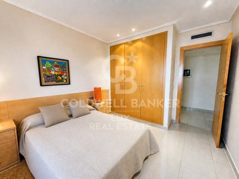 3 bedroom Flat for sale in Roses with garage - € 775,000 (Ref: 10026979)