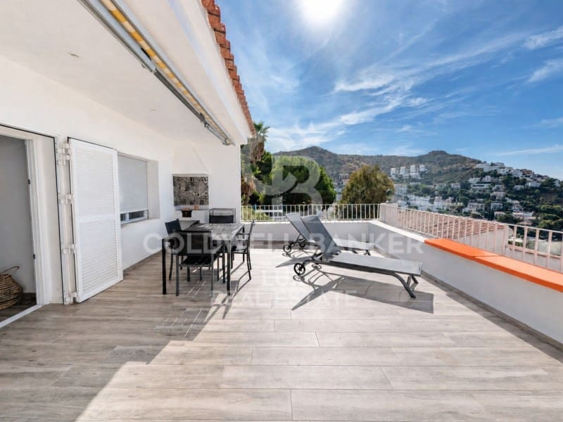 3 slaapkamer Appartement te koop in Roses met garage - € 475.000 (Ref: 10033597)