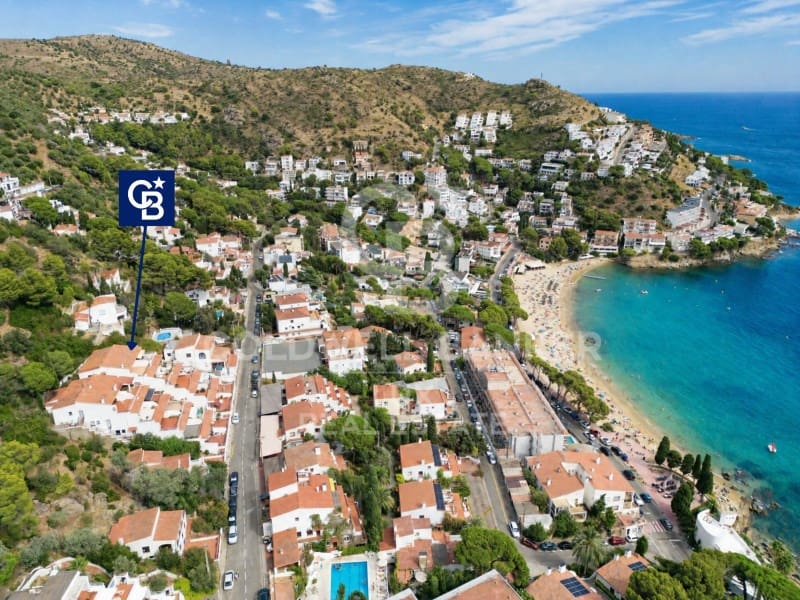3 bedroom Apartment for sale in Roses with garage - € 435,000 (Ref: 10033598)