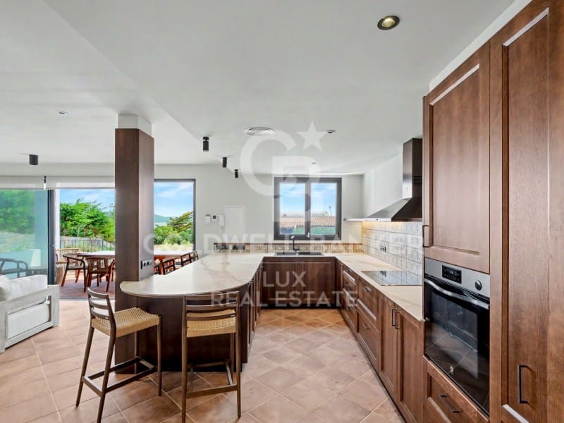 3 bedroom Villa for sale in Cadaques with pool garage - € 1,450,000 (Ref: 10037143)
