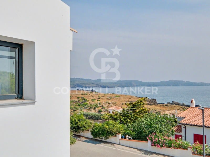 3 bedroom Villa for sale in Cadaques with pool garage - € 1,450,000 (Ref: 10037143)