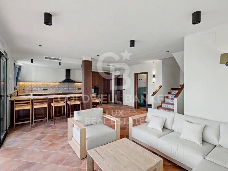 3 bedroom Villa for sale in Cadaques with pool garage - € 1,450,000 (Ref: 10037143)